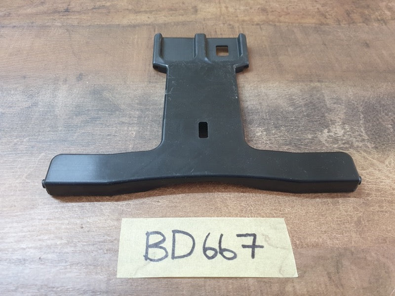 Original New Mercedes-Benz C-Class W204 Radiator Grille Support Bracket