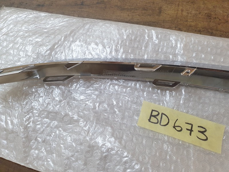 Original Used Mercedes-Benz C-Class W205 Right Front Bumper Chrome Moulding