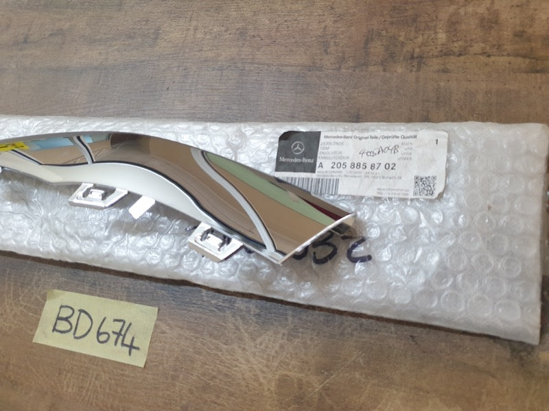 Original New Mercedes-Benz C-Class W205 AMG Right Front Bumper Chrome Moulding