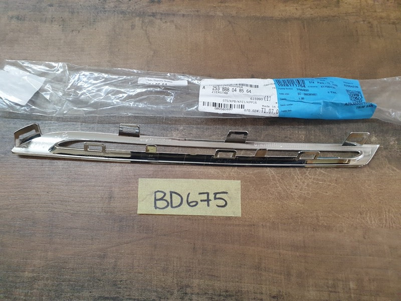 Original New Mercedes-Benz GLC X253 Right Lower Radiator Chrome Trim Moulding