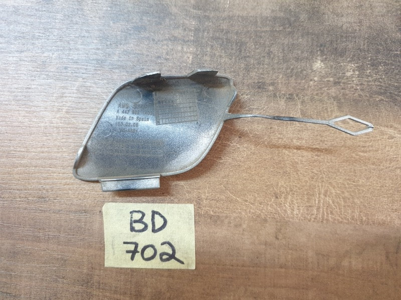 Original Used Mercedes-Benz V-Class W447 Front Bumper Towing Eye Cover
