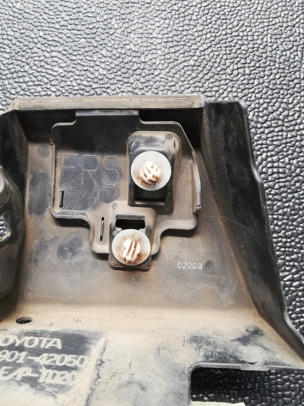 Original Used Toyota Rav4 2019 Right Front Lower Fender Moulding