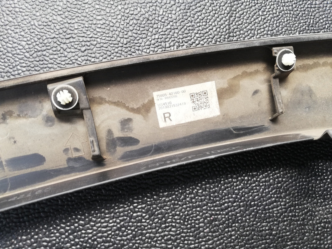 Original Used Toyota Rav4 2019 Right Front Fender Moulding