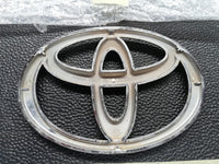 Toyota Hilux Raider, 2.7VVT-i 2007 Radiator Grille Badge