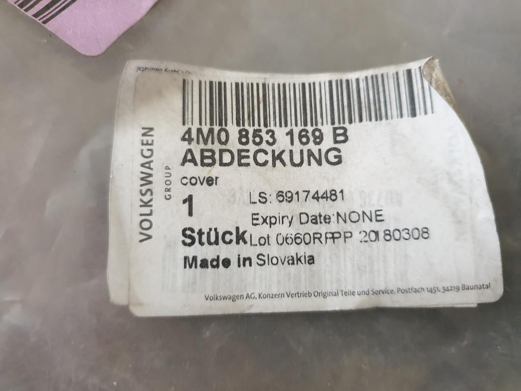 Audi Q7 Radiator Grille Badge Bracket