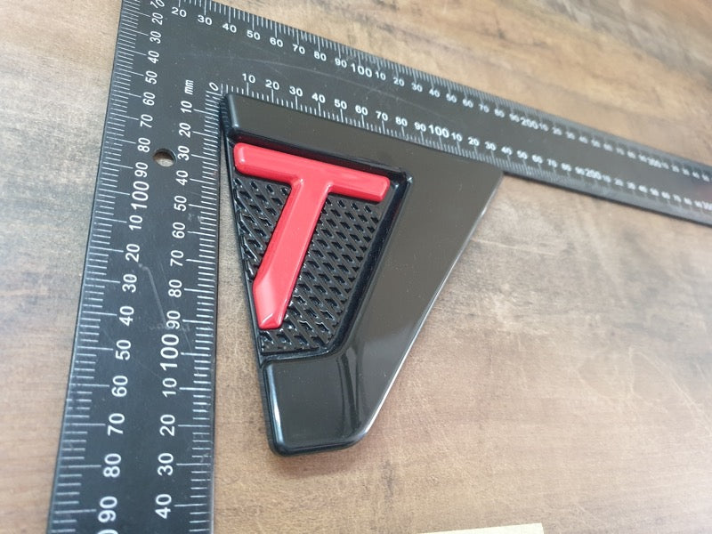 Original Used Chery Tiggo 4 Right Front Fender Badge