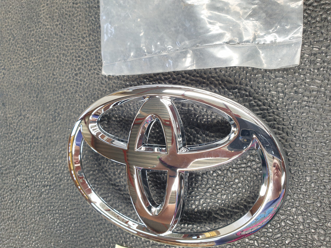 Toyota Corolla Quest Radiator Grille Badge