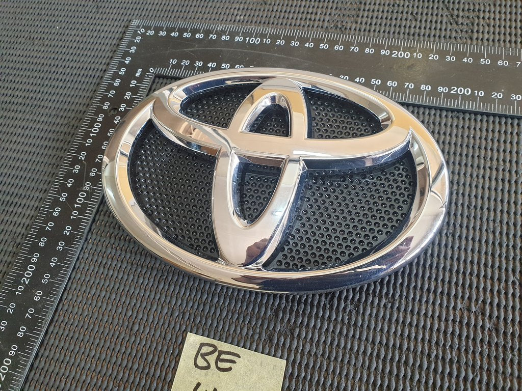 Toyota Hilux Toyota Logo - Radiator Grille Badge