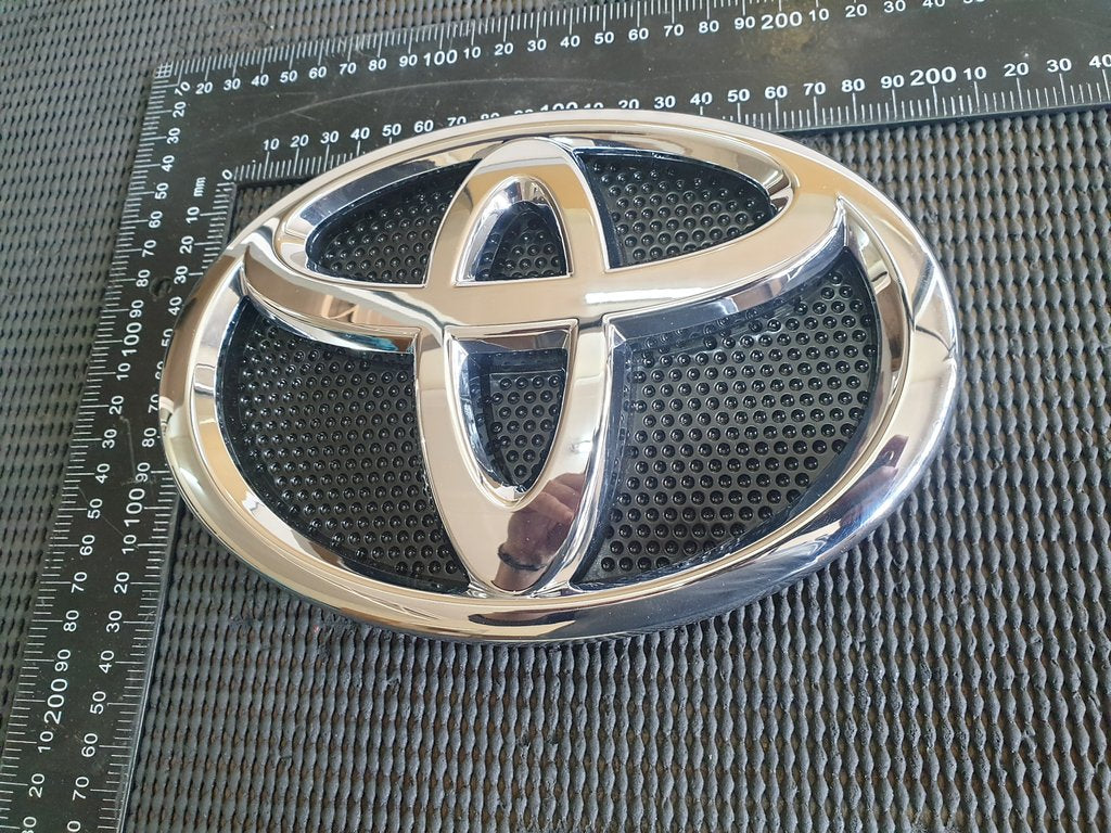 Toyota Hilux Toyota Logo - Radiator Grille Badge