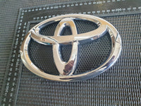 Toyota Hilux Toyota Logo - Radiator Grille Badge