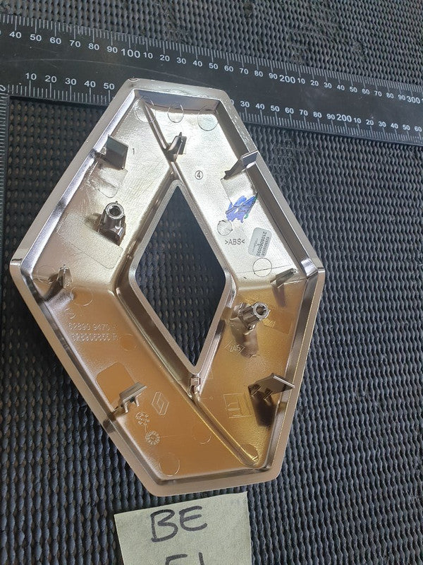 Renault Clio Renault Logo - Radiator Grille Badge