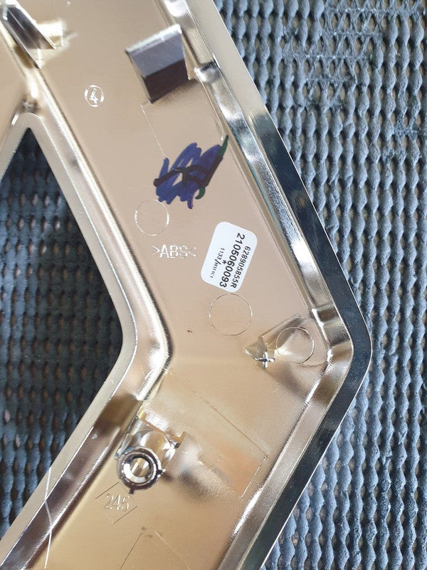 Renault Clio Renault Logo - Radiator Grille Badge
