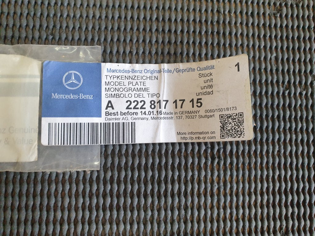 Mercedes-Benz S-Class W222 "V12 BITURBO" - Fender Badge
