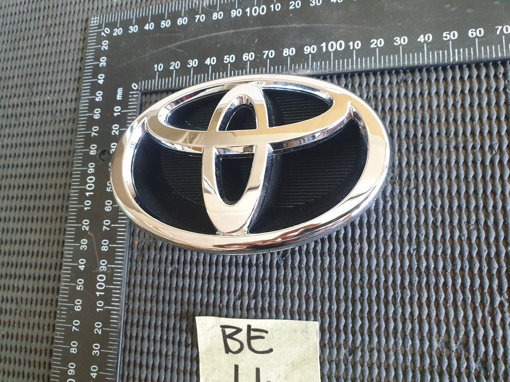 Original New Toyota Corolla Toyota Logo - Radiator Grille Badge