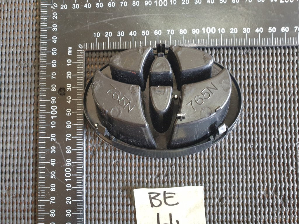 Toyota Corolla Toyota Logo - Radiator Grille Badge