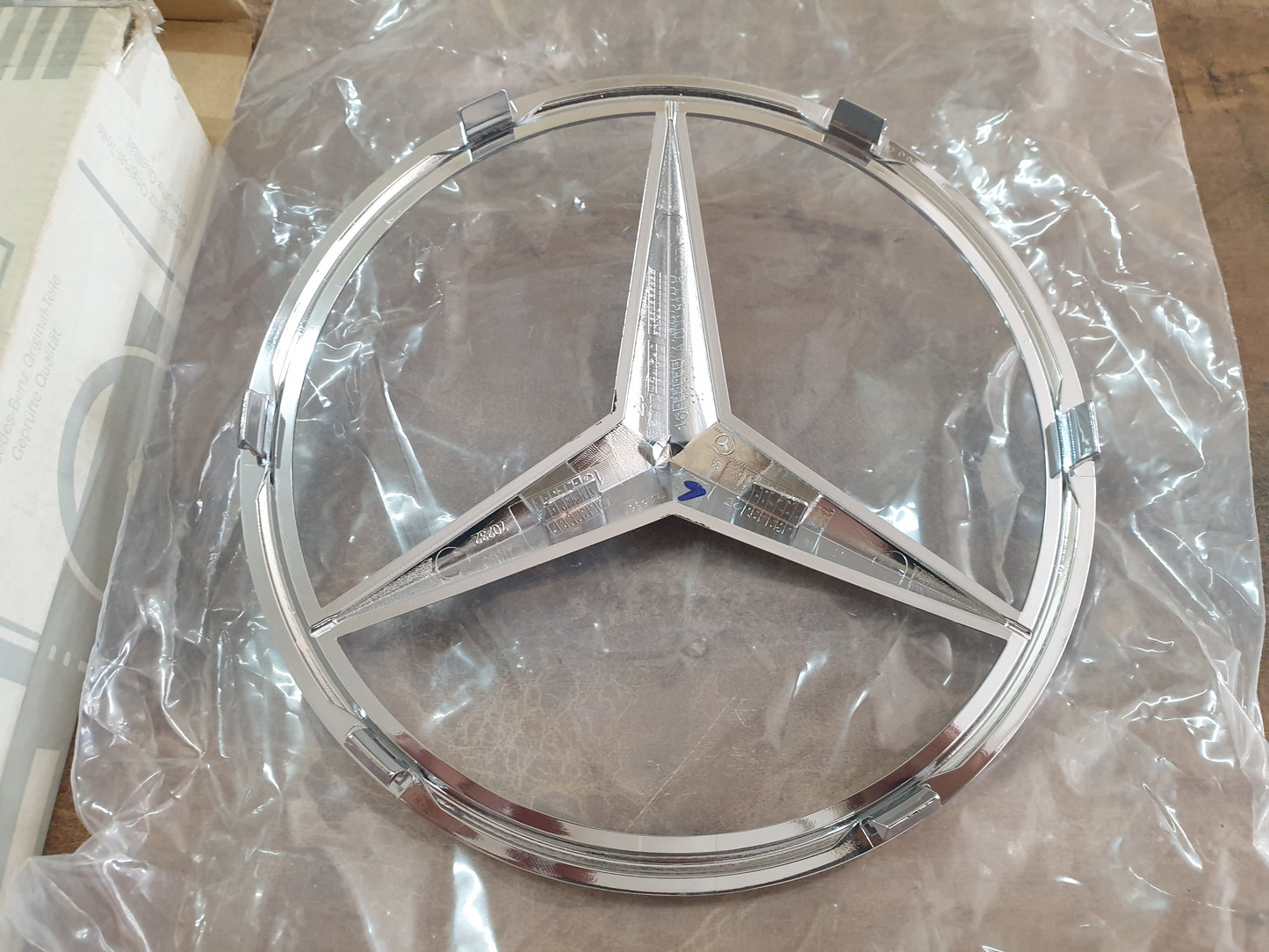 Original New Mercedes-Benz C-Class W205 Mercedes Star - Radiator Grille Badge