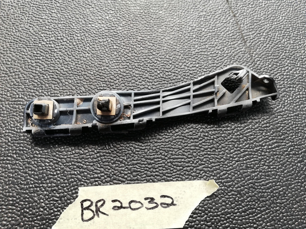 Original Used Toyota Etios Sprint, Mount 2017 Right Rear Upper Bumper Support Bracket