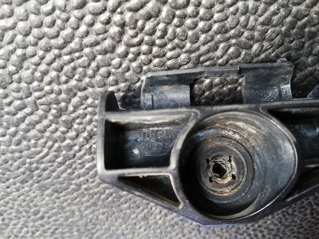 Original Used Toyota Etios Sprint, Mount 2017 Right Rear Bumper Support Bracket