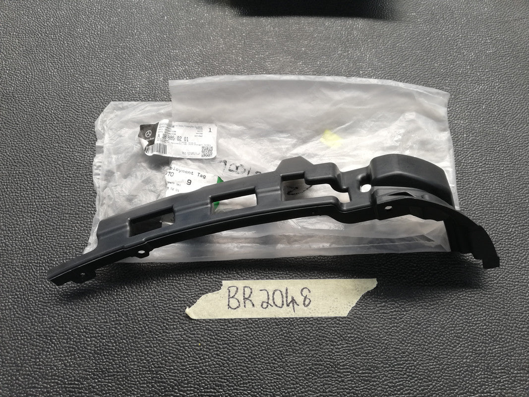 Mercedes-Benz GLA W156, 200 Hatch 2020 Right Front Bumper Bracket