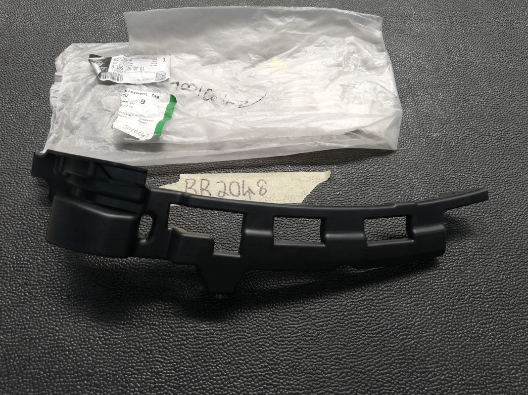 Mercedes-Benz GLA W156, 200 Hatch 2020 Right Front Bumper Bracket