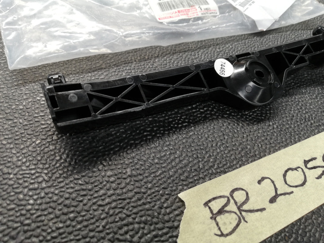 Toyota Hilux Raider, 2.7VVT-i 2007 Left Front Bumper Bracket