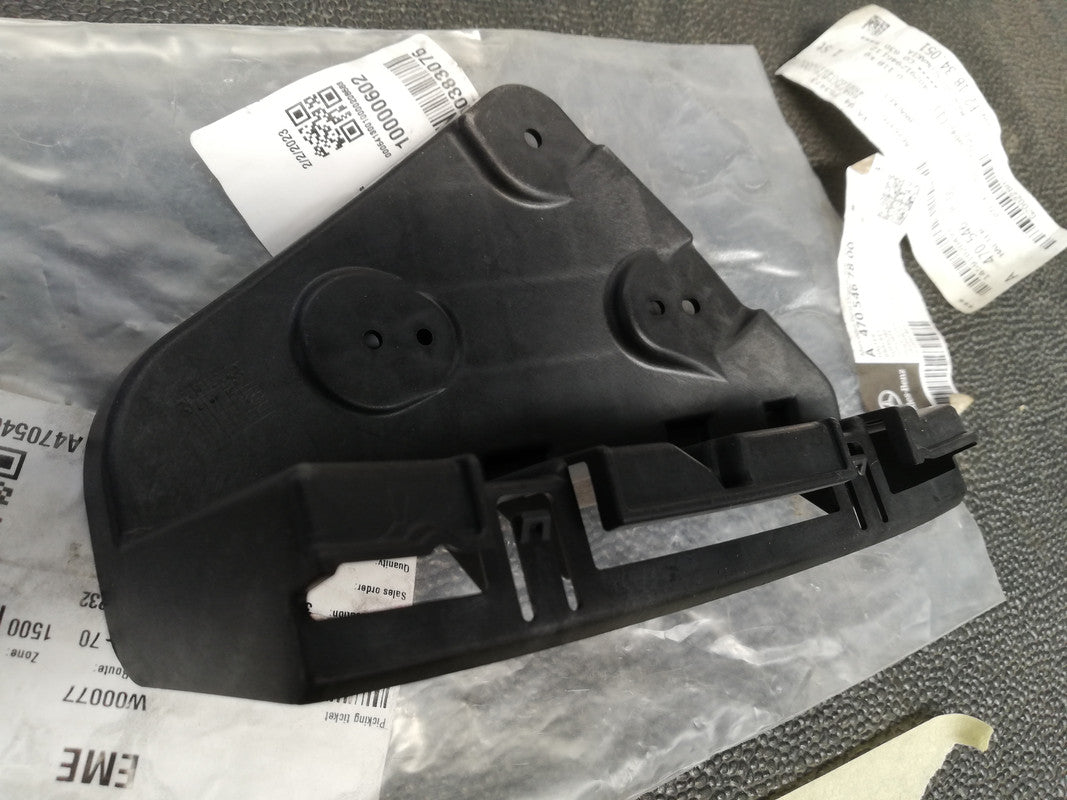 Mercedes-Benz X-Class W470, X 250 D 2019 Halter Bracket