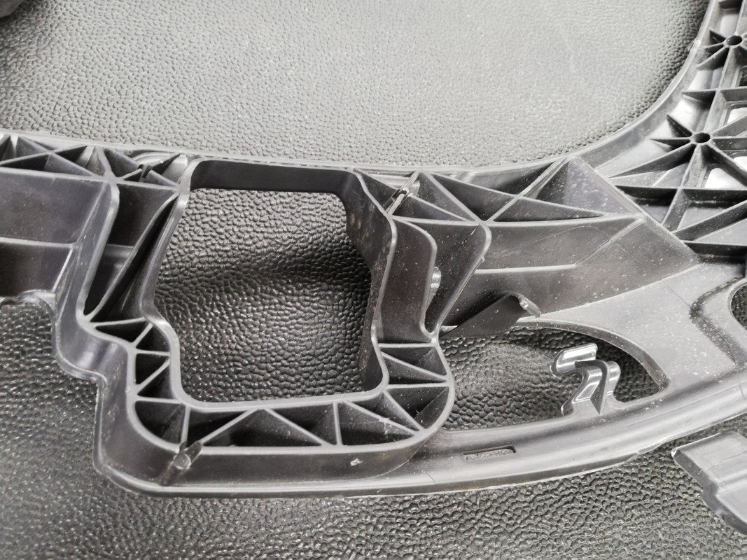 Mercedes-Benz C-Class W204, C180 - C63 AMG 2010 Right Front Bumper Bracket