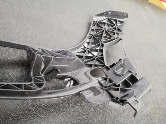 Mercedes-Benz C-Class W204, C180 - C63 AMG 2010 Right Front Bumper Bracket