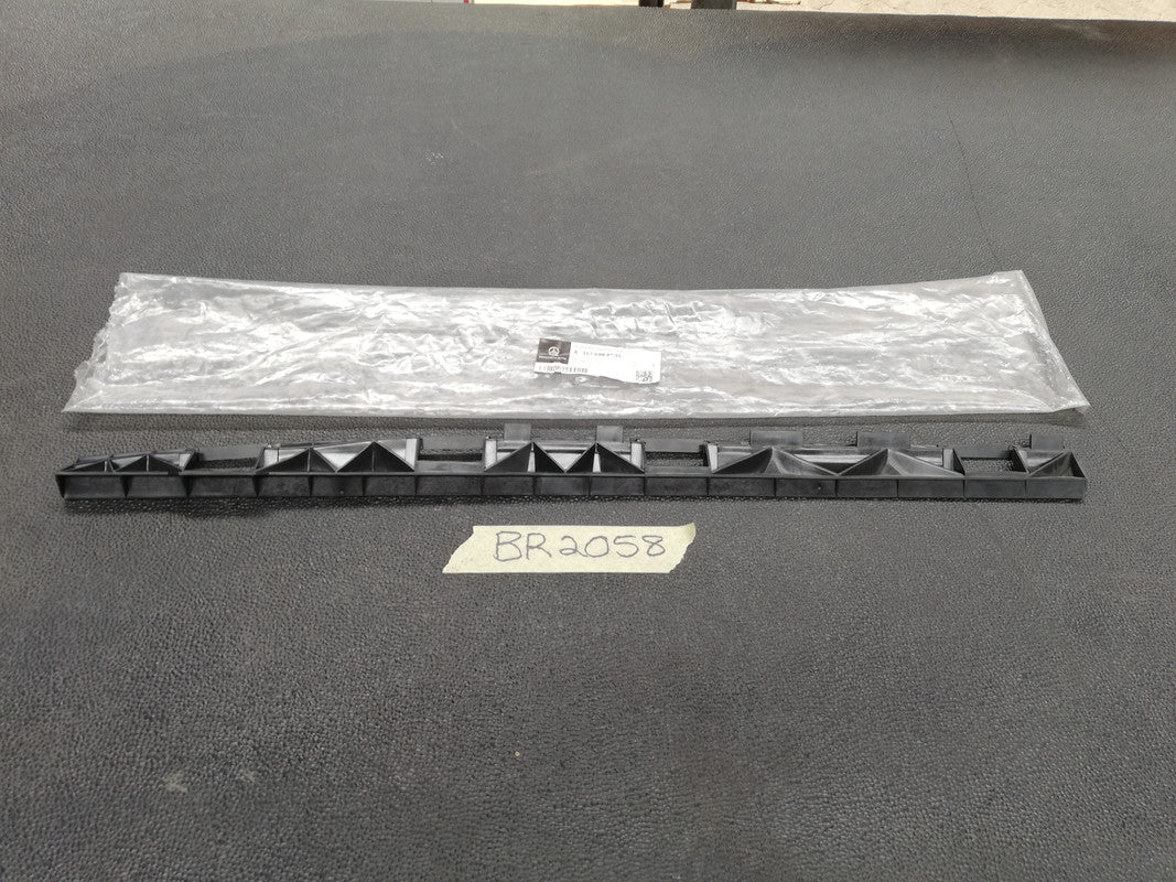 Mercedes-Benz GLE W167, GLS350 - GLS63 2021 Left Side Sill Cover Bracket