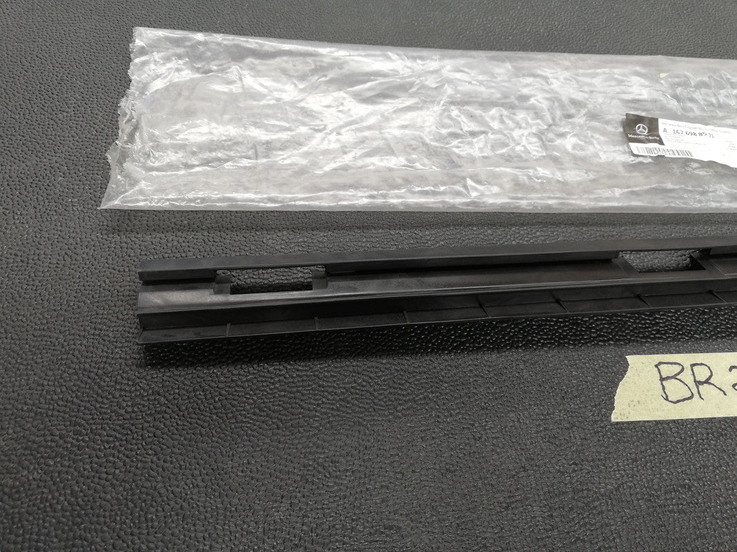 Mercedes-Benz GLE W167, GLS350 - GLS63 2021 Left Side Sill Cover Bracket