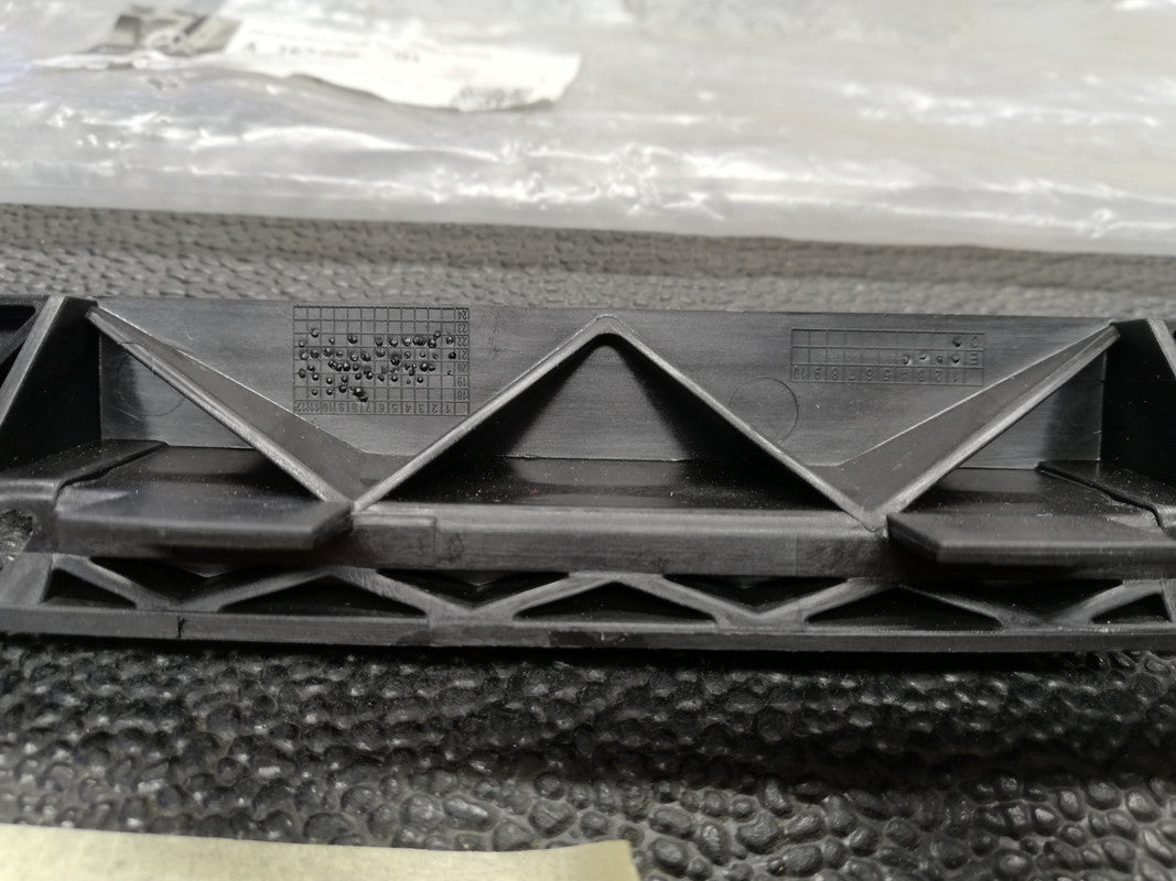 Mercedes-Benz GLE W167, GLS350 - GLS63 2021 Left Side Sill Cover Bracket
