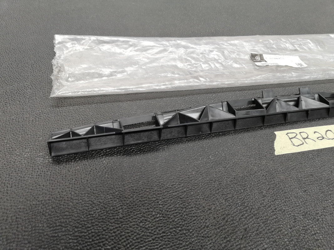 Mercedes-Benz GLE W167, GLS350 - GLS63 2021 Left Side Sill Cover Bracket