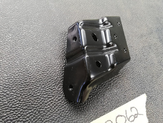 Volkswagen Touareg Left Front Fender Bracket