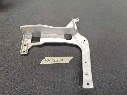 Mercedes-Benz GLE W167, AMG, GLS83 2023 Left Front Upper Slam Tray Panel Bracket