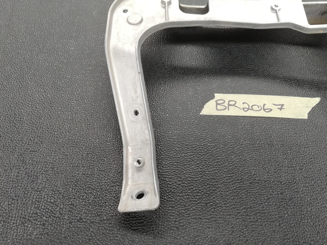 Mercedes-Benz GLE W167, AMG, GLS83 2023 Left Front Upper Slam Tray Panel Bracket