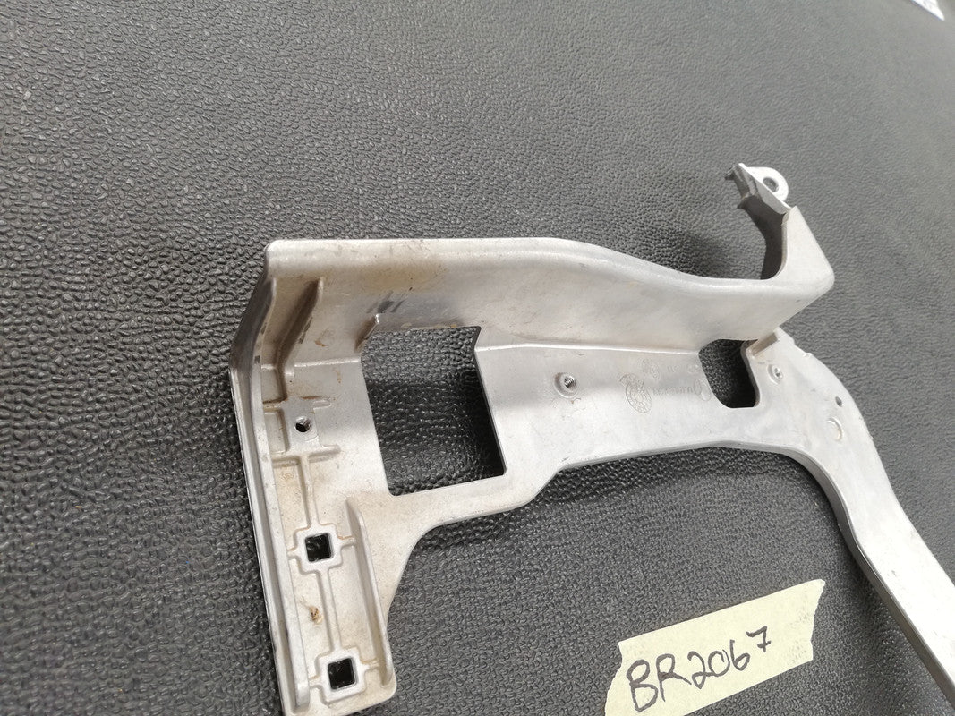 Mercedes-Benz GLE W167, AMG, GLS83 2023 Left Front Upper Slam Tray Panel Bracket
