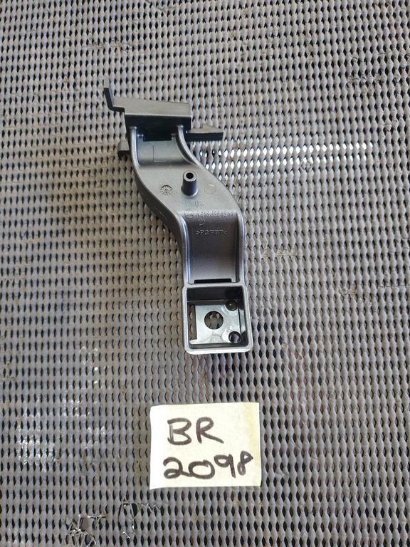 Mercedes-Benz CLS Coupe W218 Left Rear Bumper Bracket