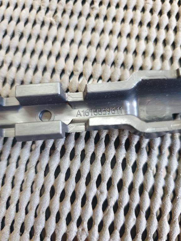 Original New Mercedes-Benz GLE W167 Centre Rear Bumper Bracket