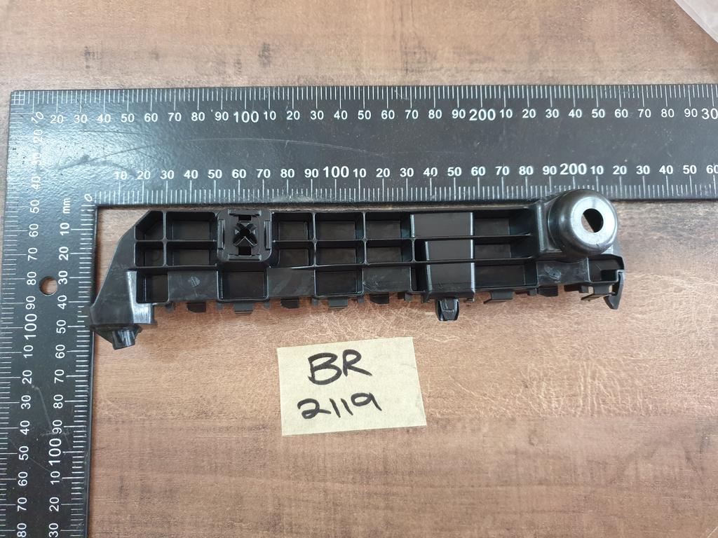Suzuki Ertiga Toyota Rumion Right Front Bumper Bracket