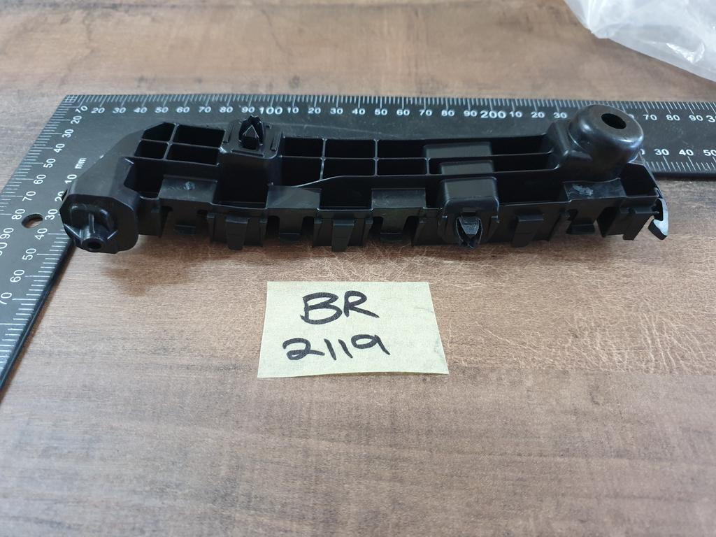 Suzuki Ertiga Toyota Rumion Right Front Bumper Bracket