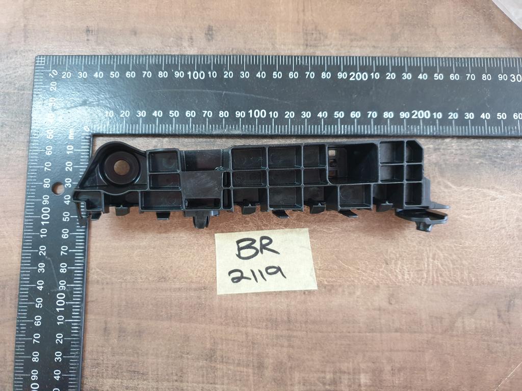 Suzuki Ertiga Toyota Rumion Right Front Bumper Bracket