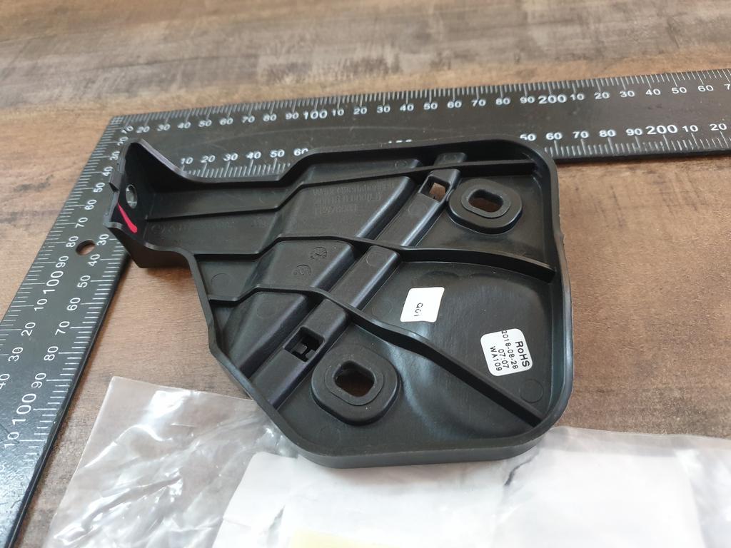 Mercedes-Benz CLA W117 Left Rear Bumper Bracket