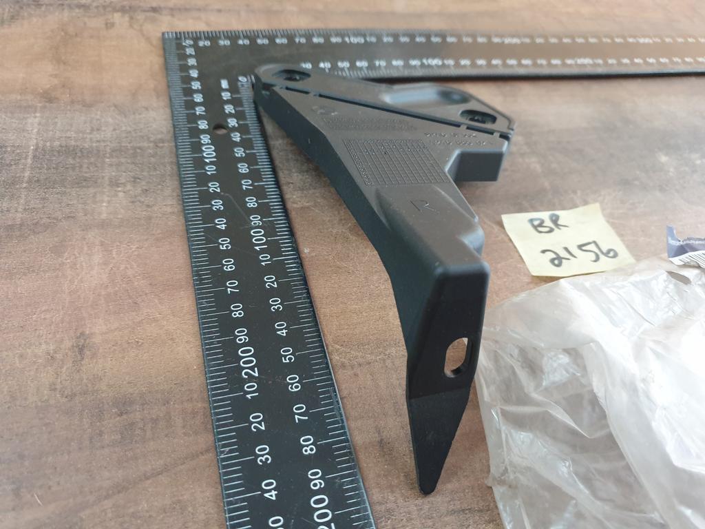 Mercedes-Benz B-Class W246 Right Rear Exhaust Tip Bracket