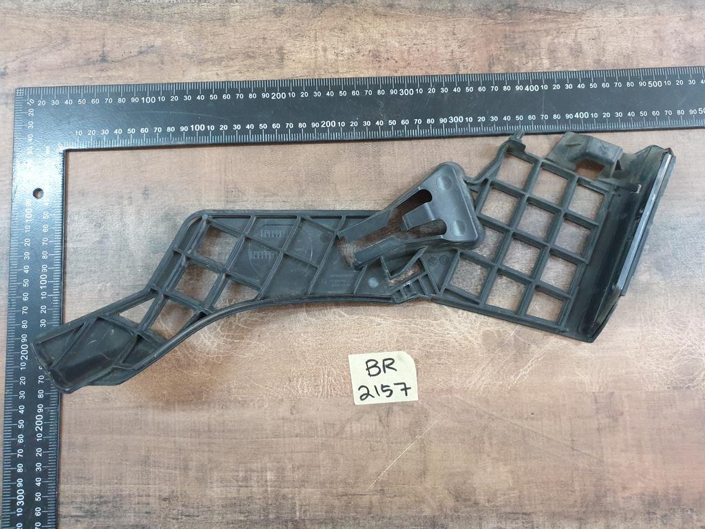 Original Used Mercedes-Benz CLA W117 Left Front Bumper Bracket
