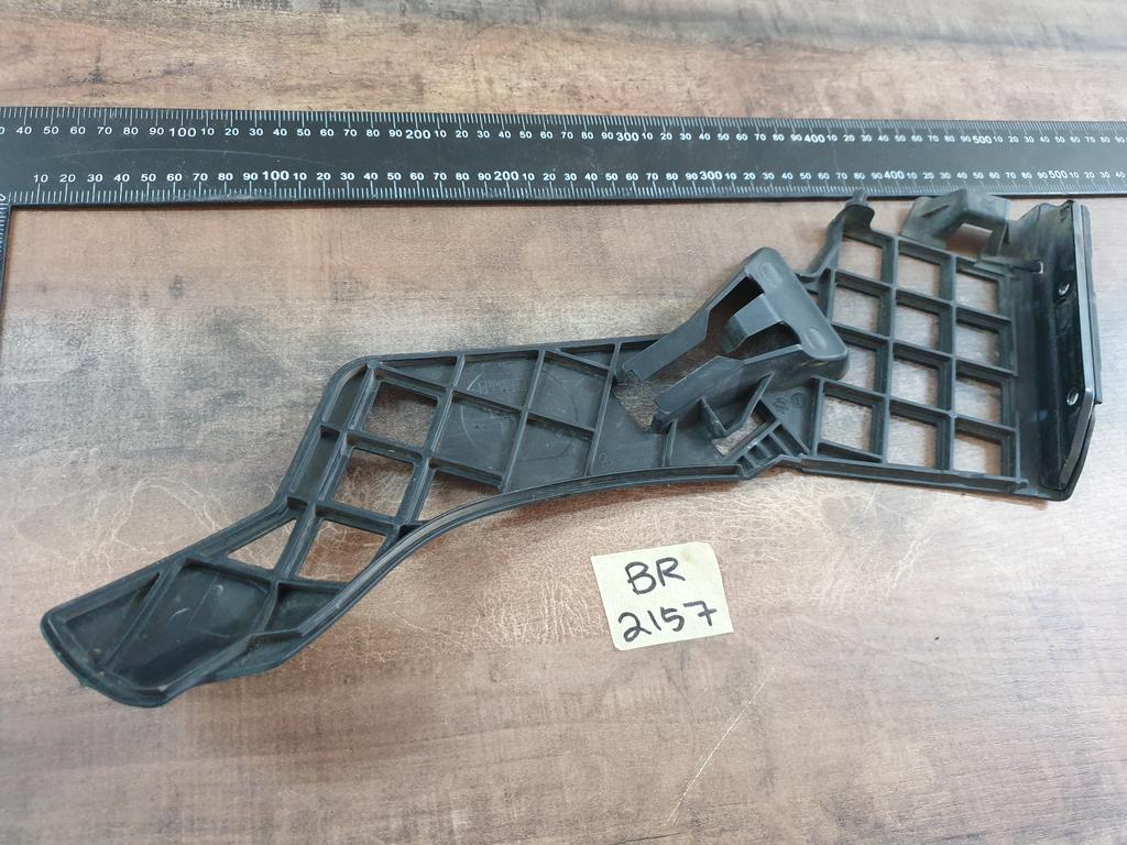 Original Used Mercedes-Benz CLA W117 Left Front Bumper Bracket