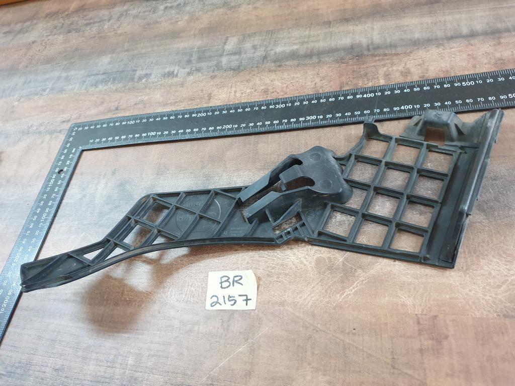 Original Used Mercedes-Benz CLA W117 Left Front Bumper Bracket
