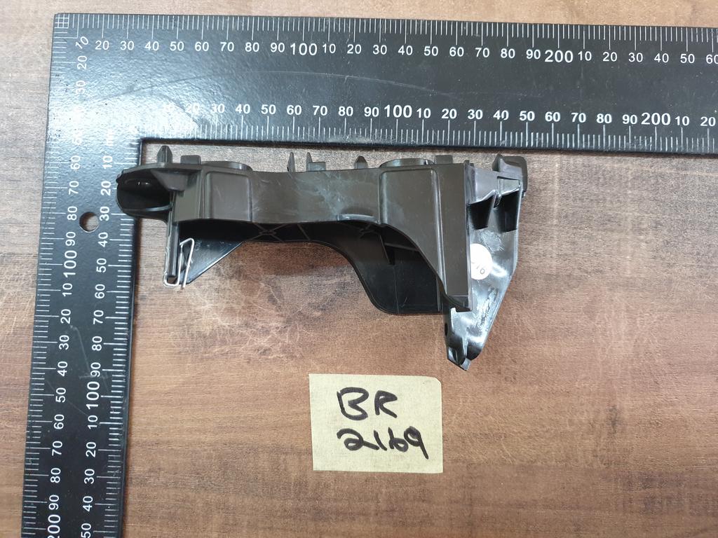 Volkswagen Polo Left Front Outer Bumper Bracket