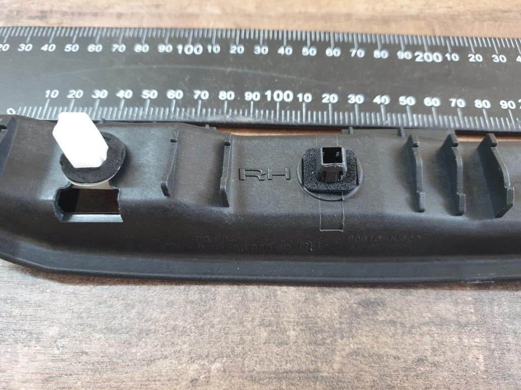 Original New Hyundai i20 Right Rear Bumper Bracket
