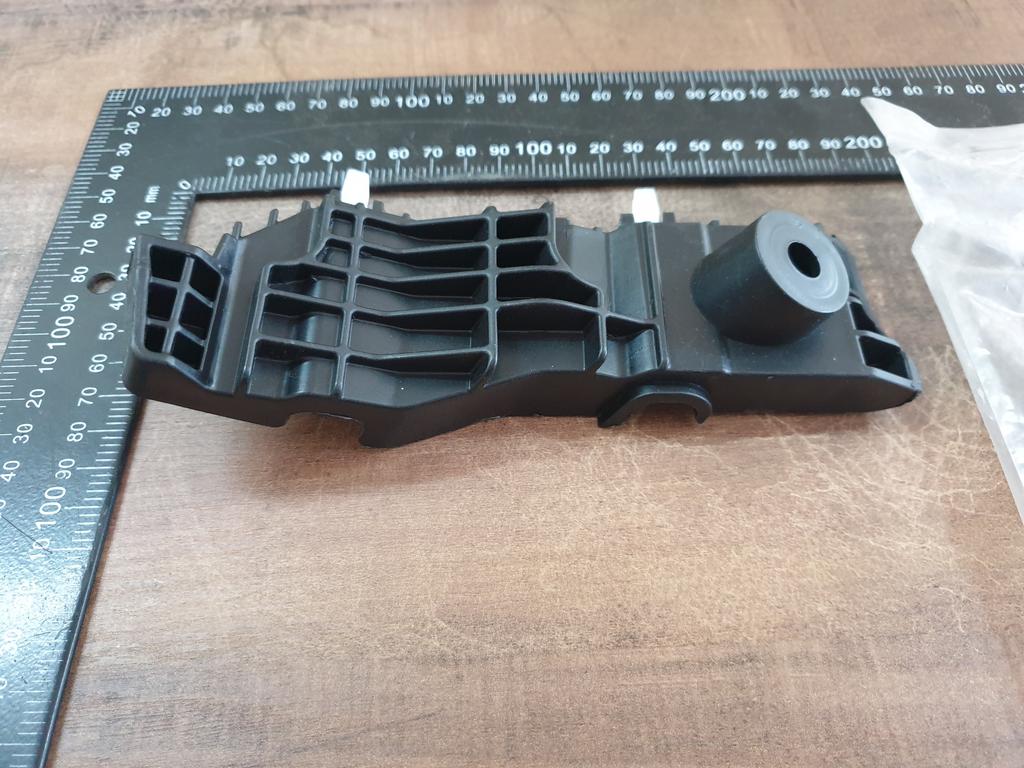 Original New Hyundai Creta Left Front Bumper Bracket