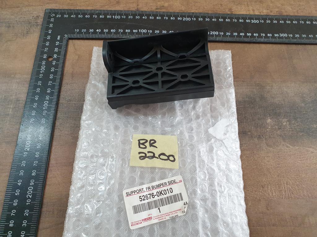 Original New Toyota Fortuner Hilux Left Front Centre Bumper Bracket